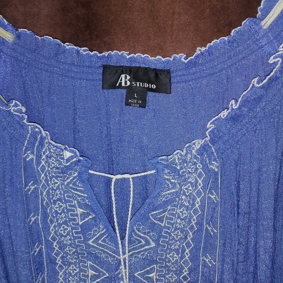 Boho Embroidered Peasant Top - Picture 3 of 3